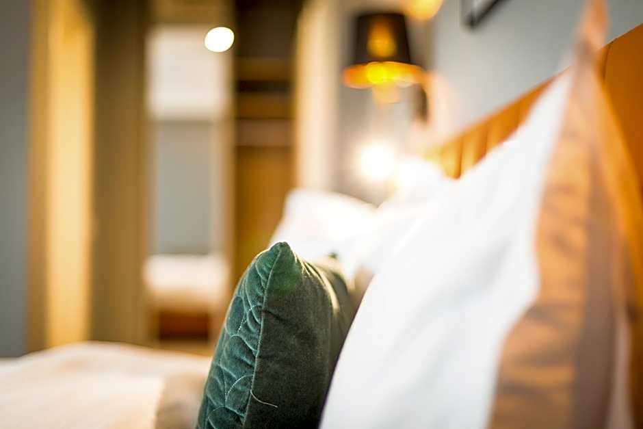 UpperHouse Suites & More