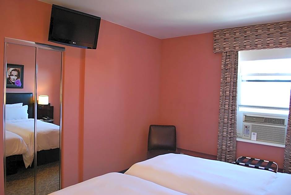 Washington Square Hotel