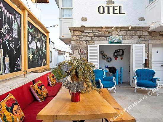 Monat Otel