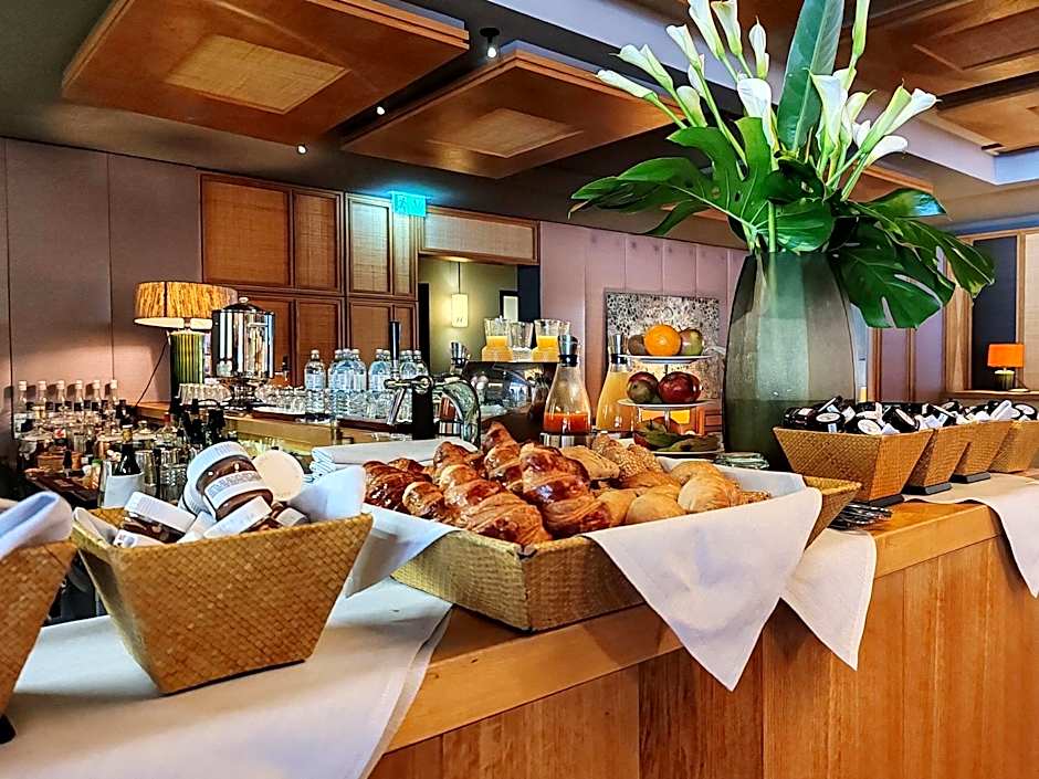 Louis Hotel