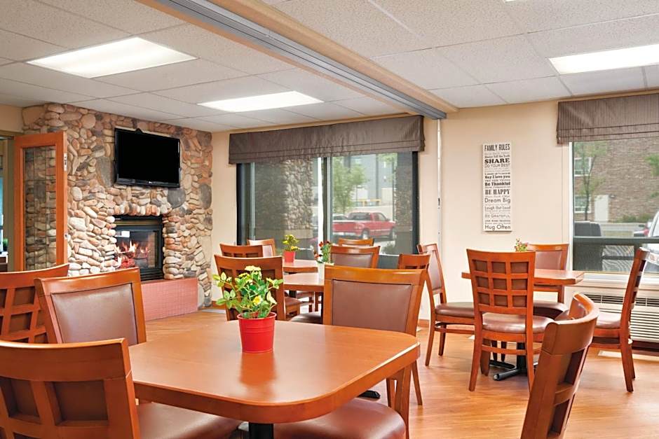 Days Inn by Wyndham Calgary Airport