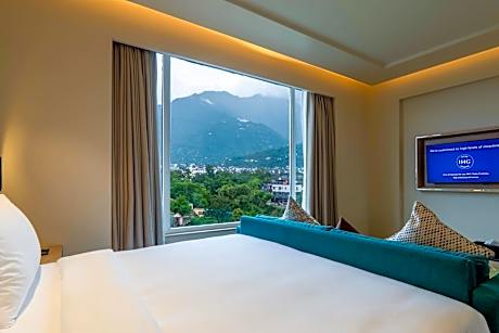 King Room with Mountain View