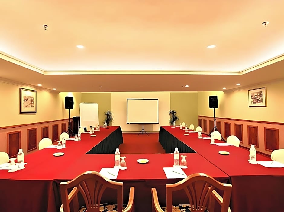 Merdeka Palace Hotel & Suites