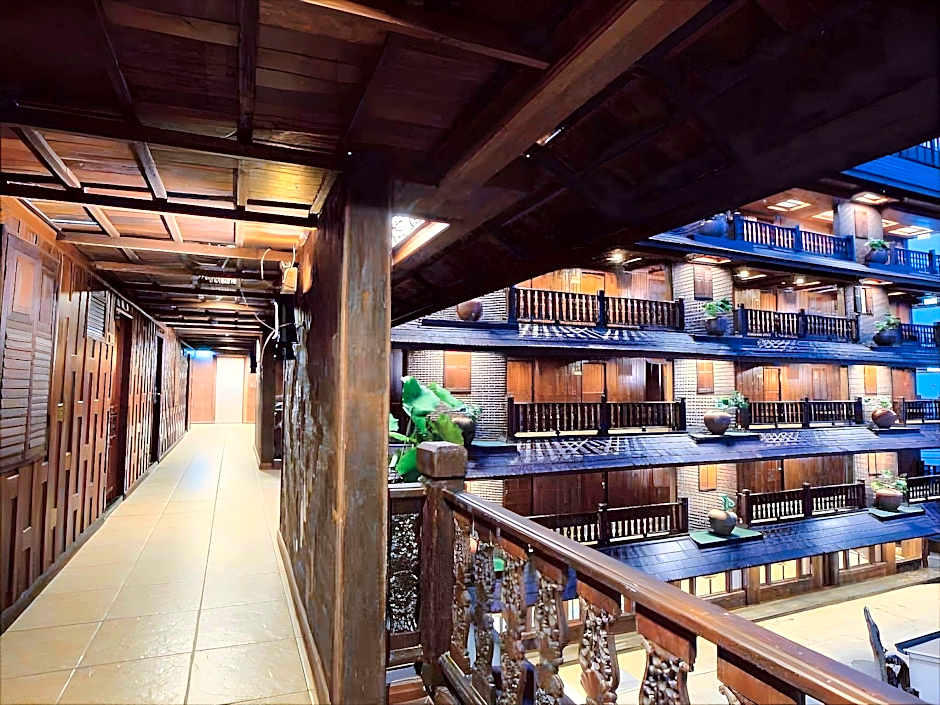 True Siam Rangnam Hotel