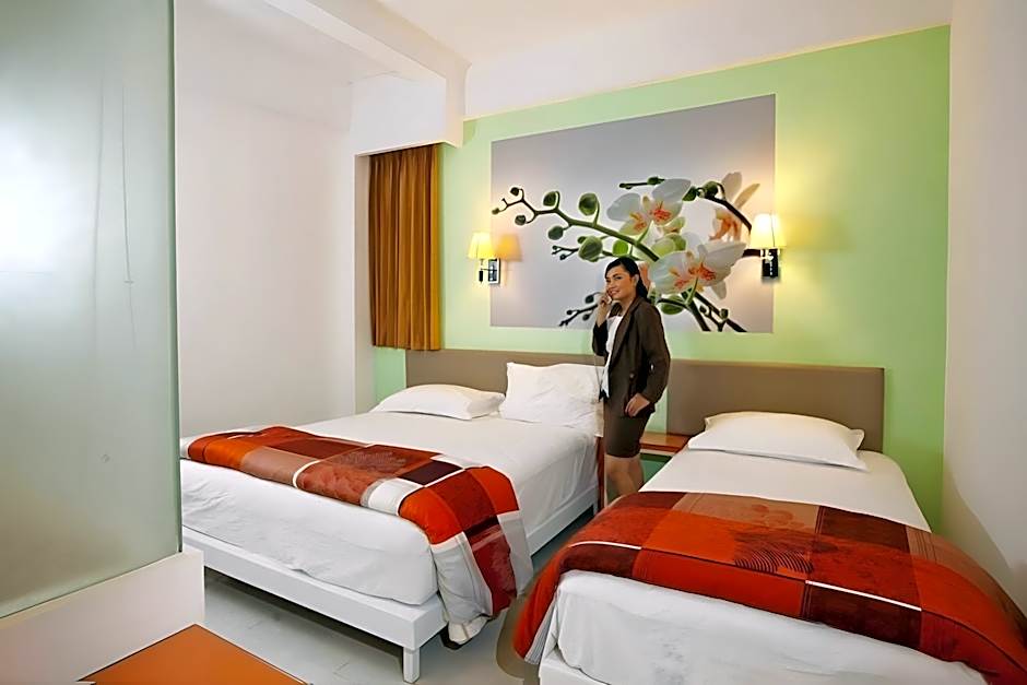 Dewarna Hotel Arifin