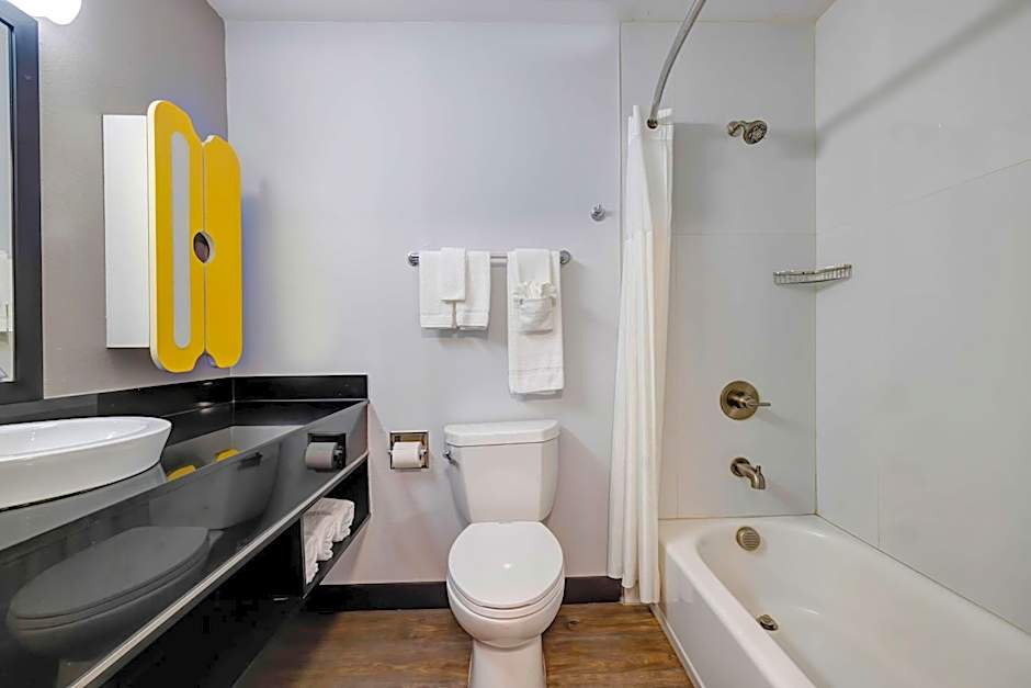 Studio 6-Arlington, TX - South - Dallas