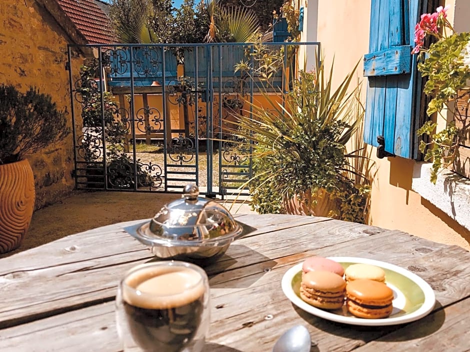 Studio "LA MEDINA", PISCINE jusqu'au 15 septembre, JARDIN BOTANIQUE, COMMERCES &MER