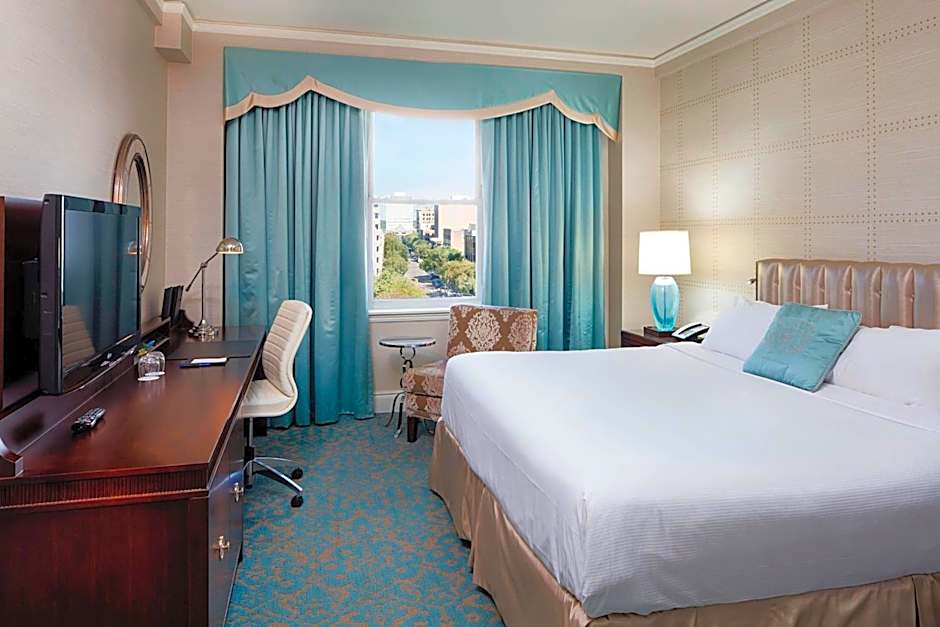Photo 1 of 4 of 1 King Bed Guestroom, River View