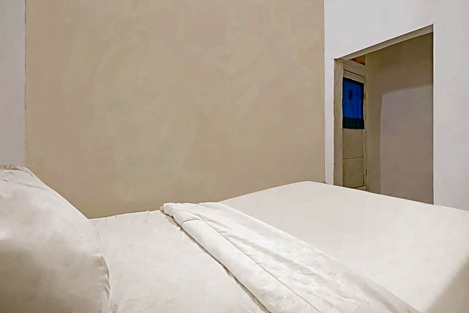 OYO Life 92694 Kost Nino