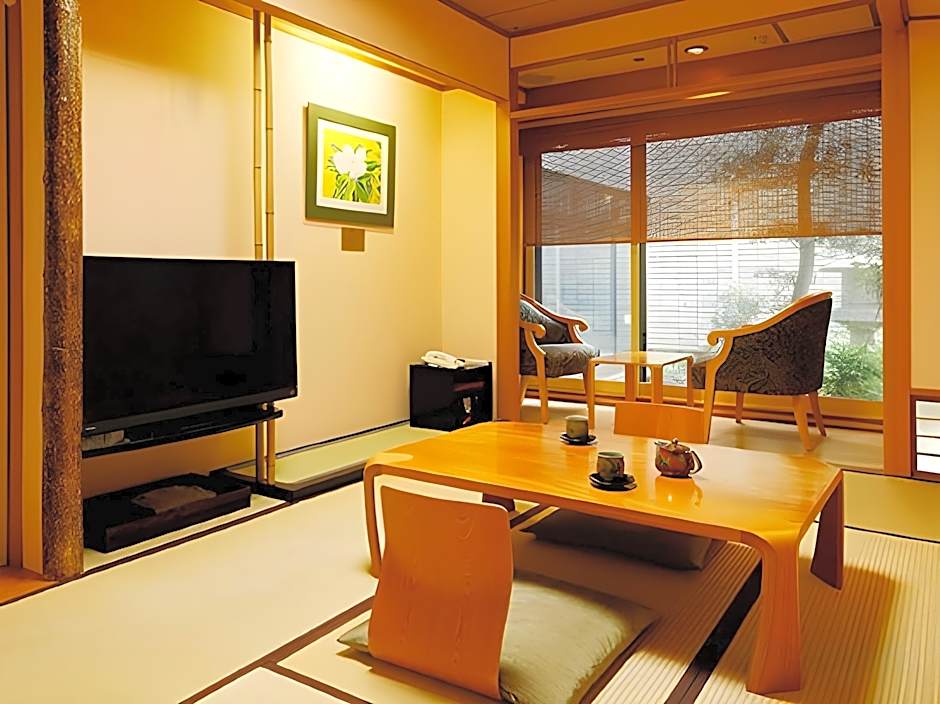 Kanazawa Hakuchoro Hotel Sanraku