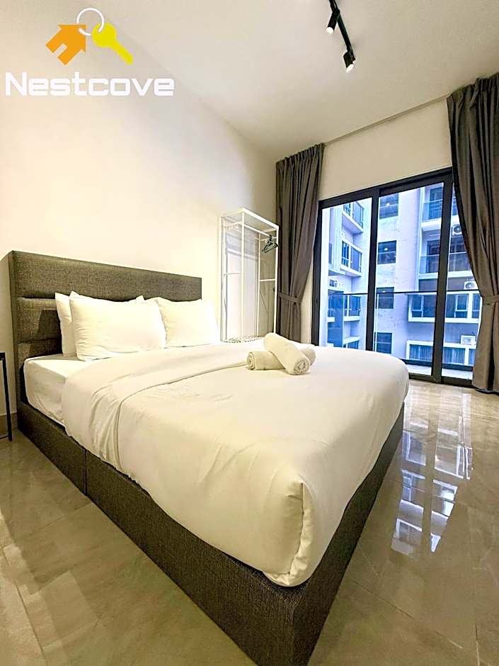 Imperio Residences Private Bathtub or Jacuzzi by Nestcove