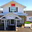 Econo Lodge Inn & Suites