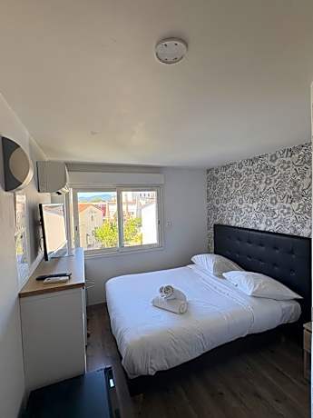 Economy Double Room (10m2)