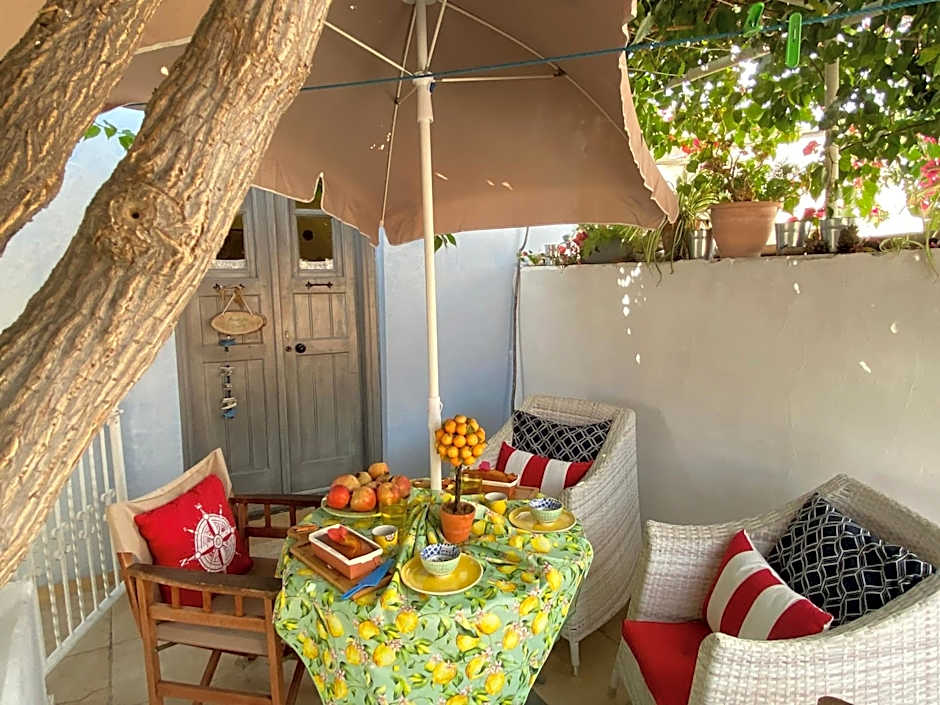 Stratos ArtDeco House