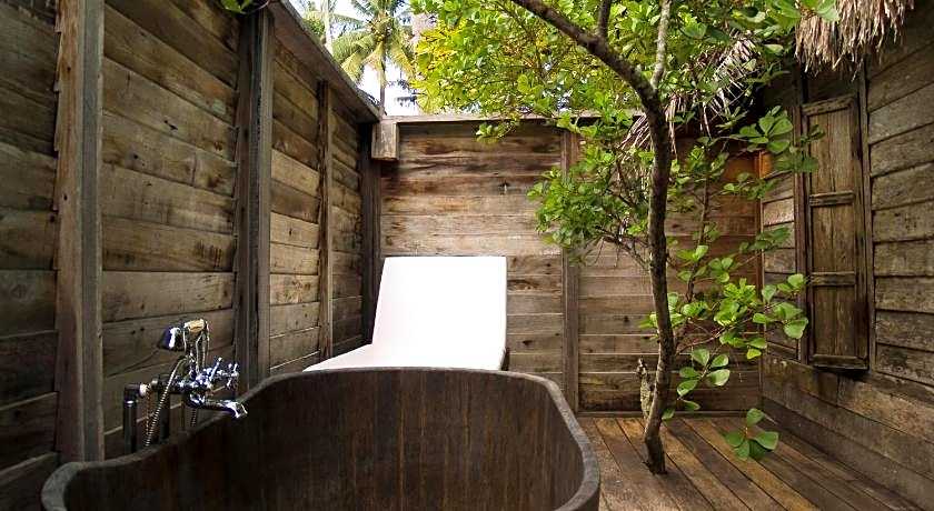 Bon Ton Antique Wooden Villas