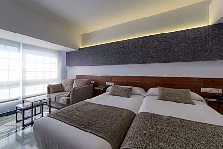 Superior Twin Room with City View