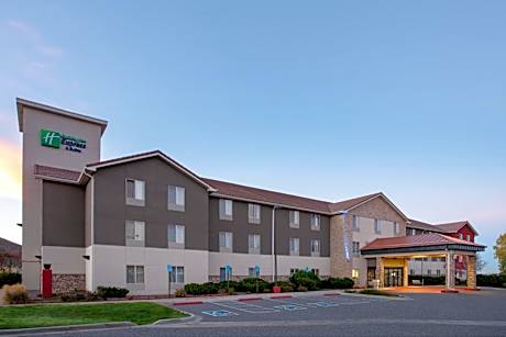 Holiday Inn Express Hotel & Suites Littleton By IHG
