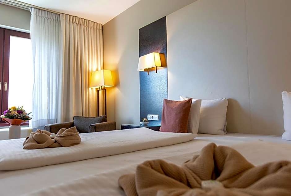 Lion'S Garden Hotel