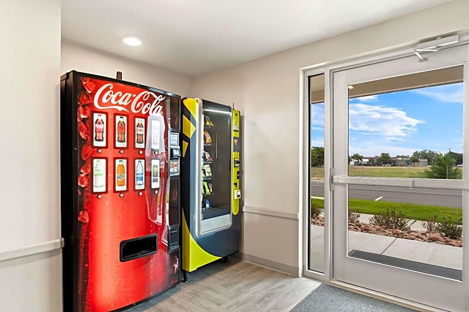 WoodSpring Suites Denver Commerce City