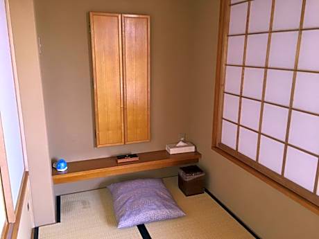 Japanese-Style Room - East Building