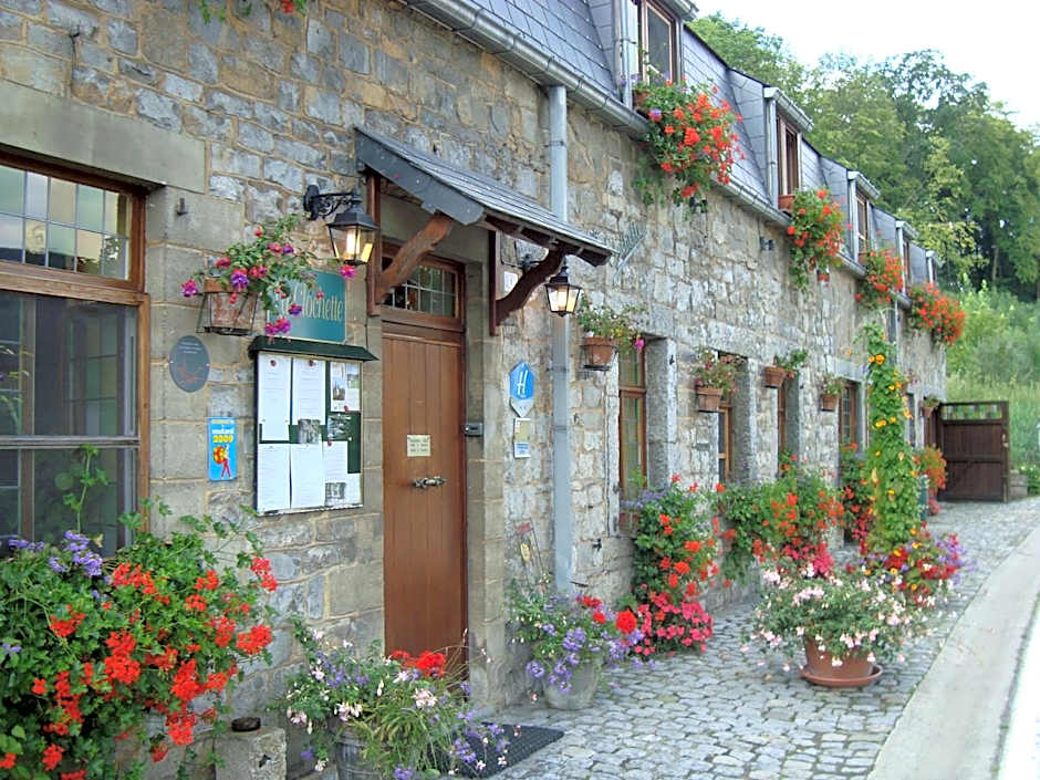 Foto 1 daripada 48 — La Clochette
