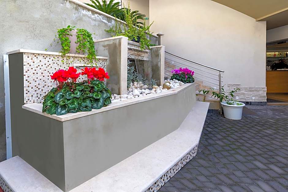 Zeus Residence Hotel