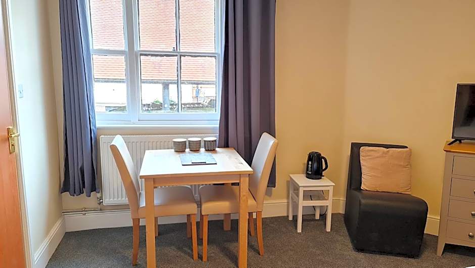 Grace Apartments - Living Rock