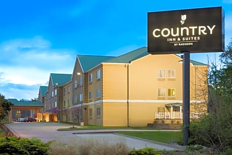 Country Inn & Suites by Radisson, Columbia, MO