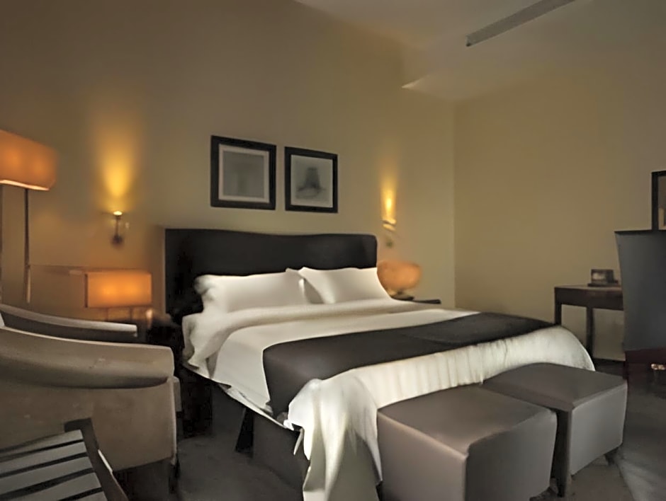 Zara Continental Hotel