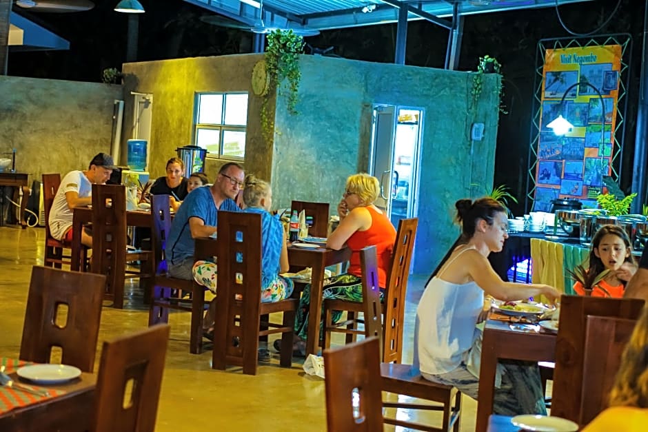 Oreeka Hotels (Katunayake Airport Hotel)