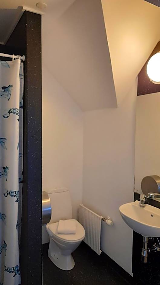 Femmasteren Hotel & Hostel