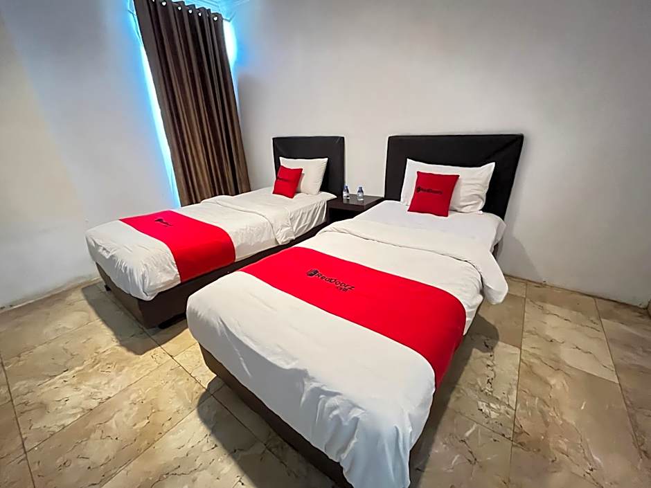 RedDoorz near Kantor Walikota Manado