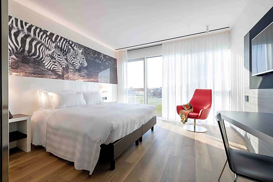 Life Hotel