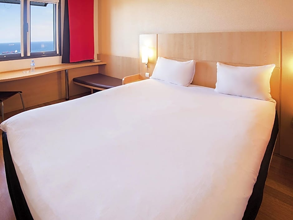 Ibis Oran Les Falaises