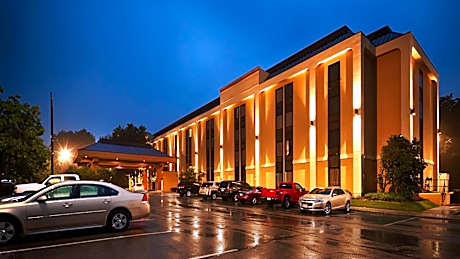 Days Inn by Wyndham Englewood Dayton Airport