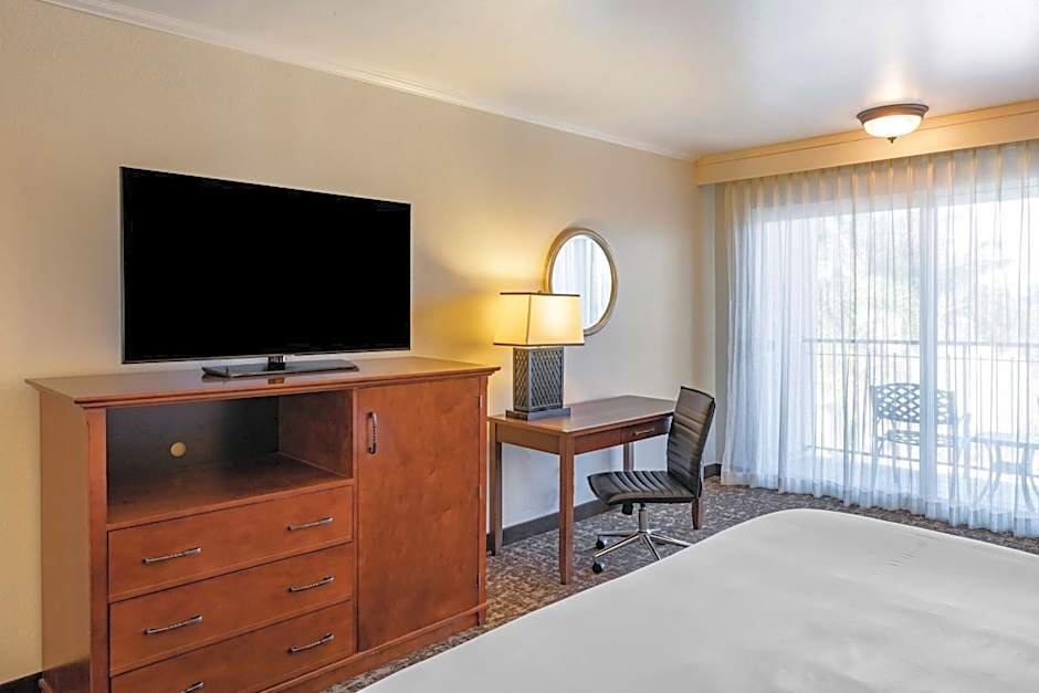 Best Western Plus Royal Oak Hotel