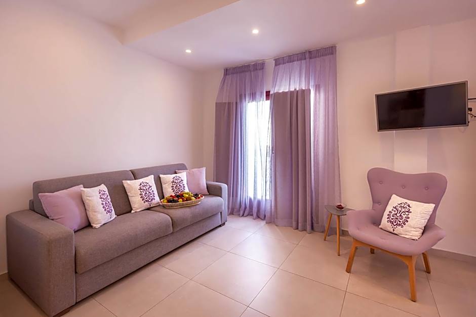 MAR n MAR CROWN HOTEL-SUITES