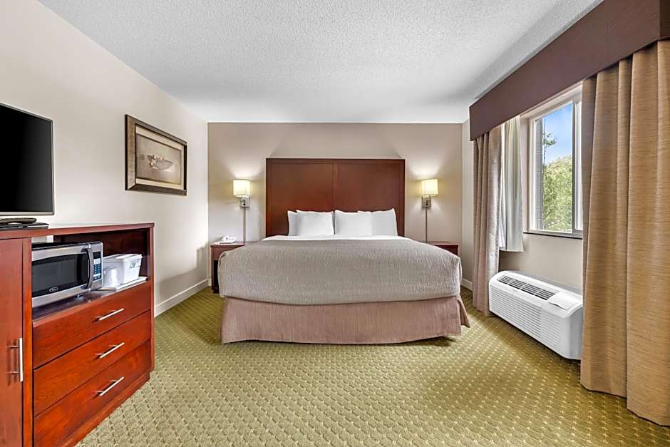 Quality Inn & Suites Clackamas - Portland