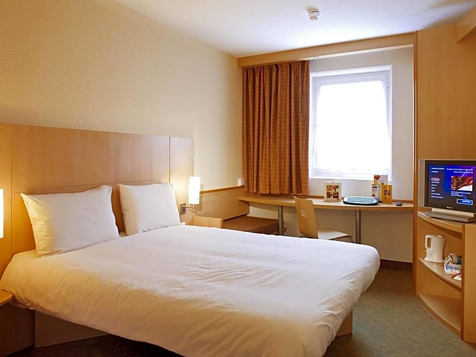 ibis Swansea