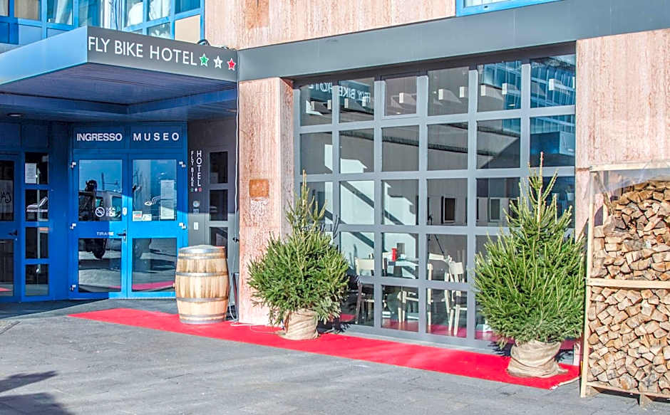 Fly Bike Hotel