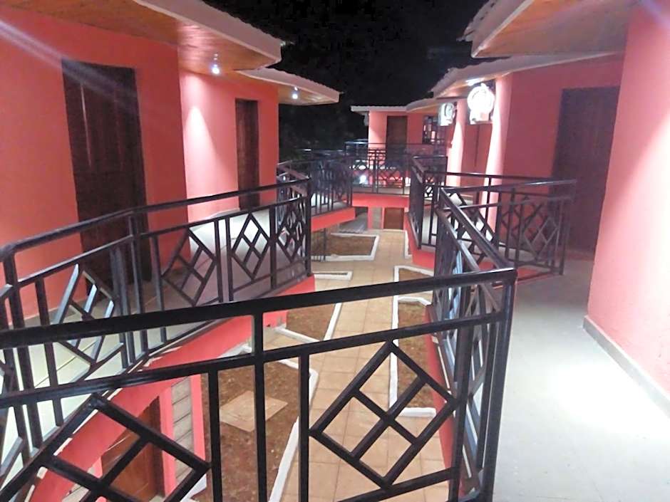 Savannah Paradise Hotel