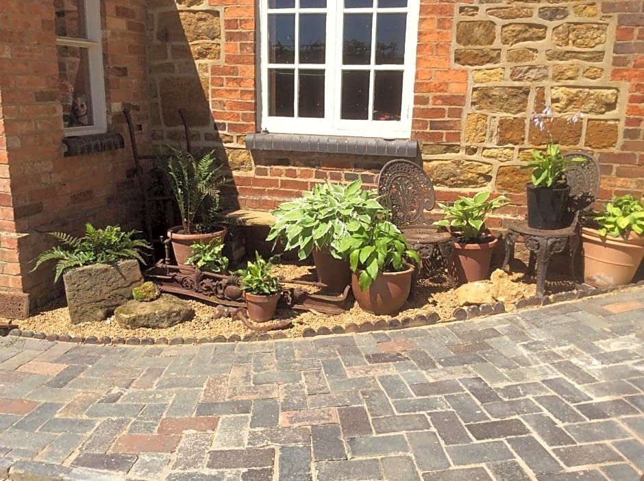 The Rear of the Plough,Everdon.