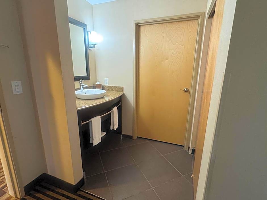 Sonesta Essential Indianapolis Airport