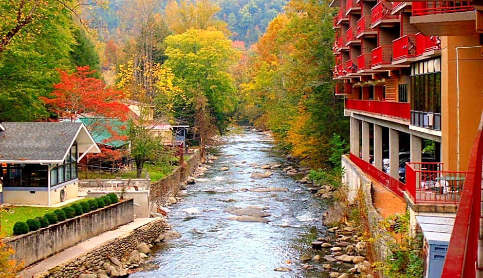 Baymont by Wyndham Gatlinburg On The River