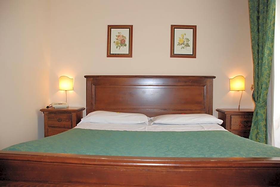 Photo 1 of 17 of Triple Room