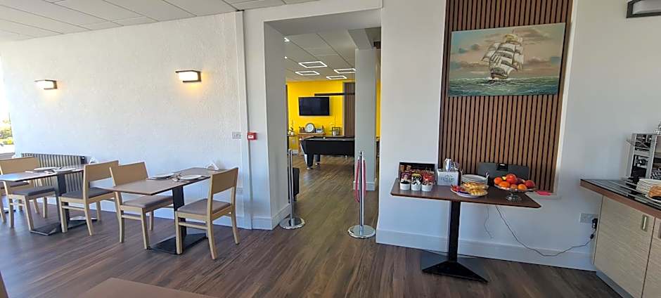 Torland Hotel - seafront location, guaranteed free parking