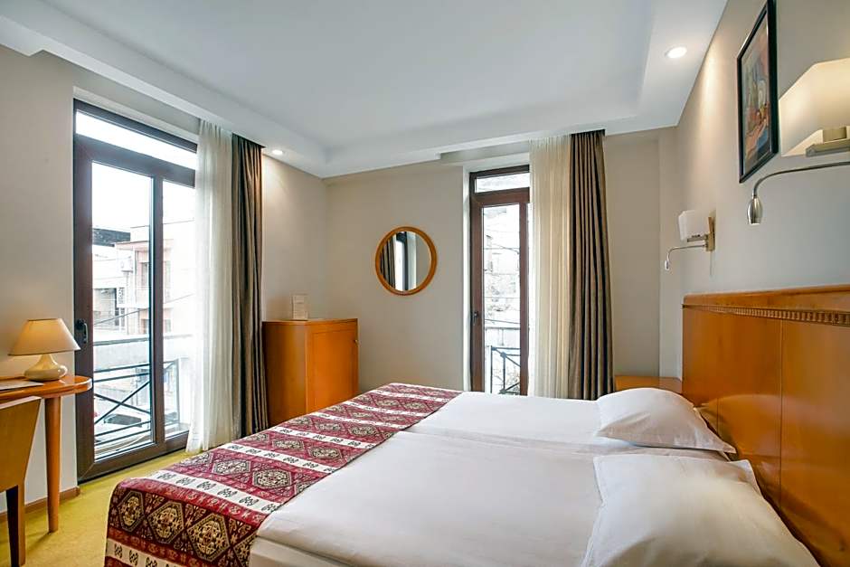 Urban Boutique Hotel