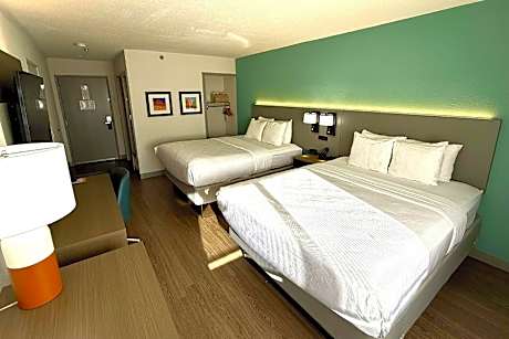 Queen Room with Two Queen Beds - Non-Smoking