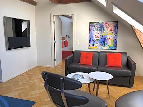 King Suite with Sofa Bed - Non-Smoking