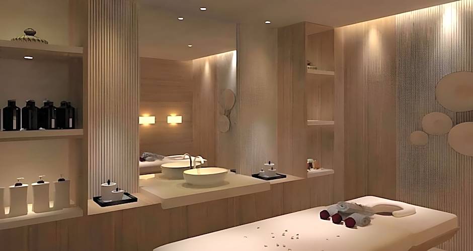 Louis Kienne Cikarang Hotel & Service Apartment 